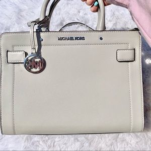 Micheal Kors purse